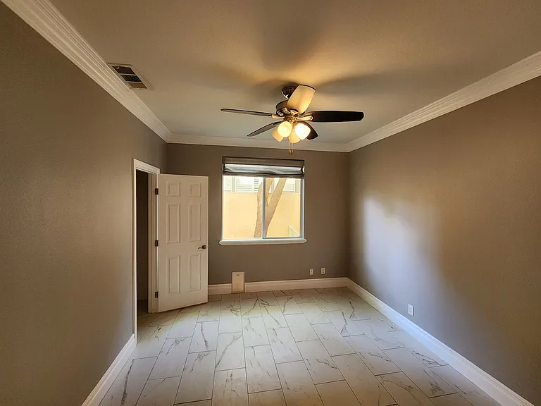 9516 Royal Lamb Dr — Photo 17