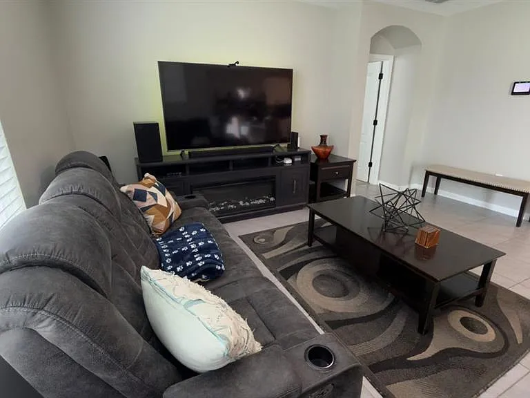 1583 Barberry Dr — Photo 5