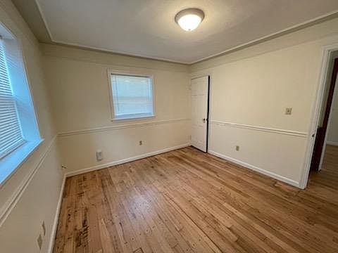 3rd image of 355 Morris Dr
