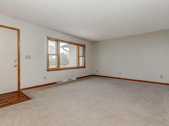 3rd image of 514 Earl Dr