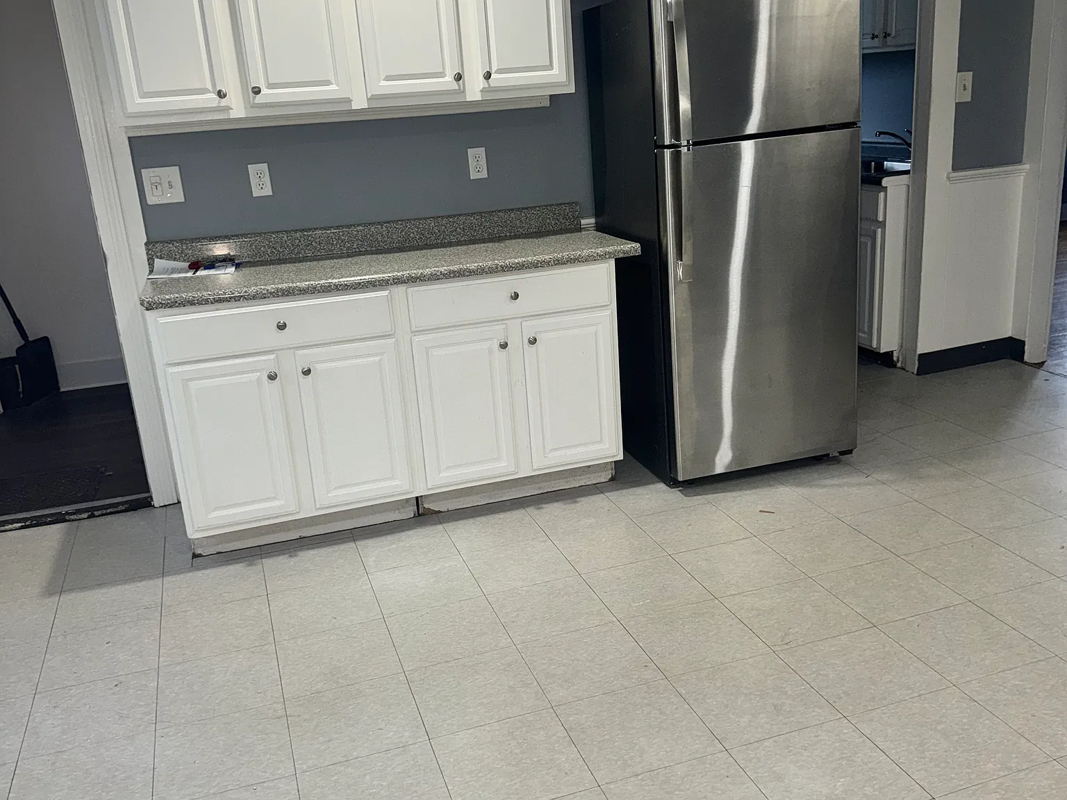 4 bed, 1000 sqft, $2,000 — Photo 1