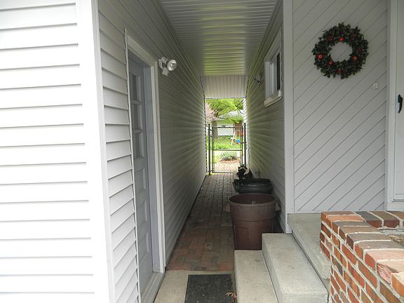Walkway to backyard
