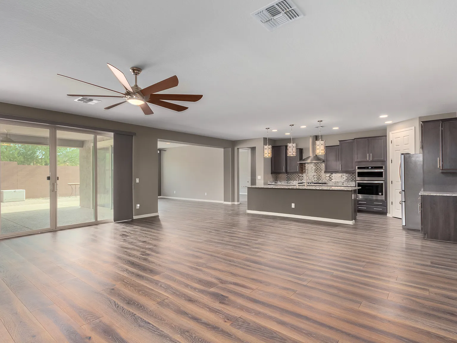 3 bed, 2.5 bath, 2518 sqft, $2,750 — Photo 4