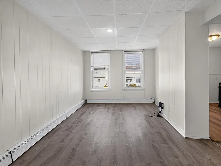 492 W Side Ave #2L — Photo 4