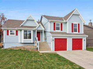 230 W Colleen Ct, Gardner, KS 66030