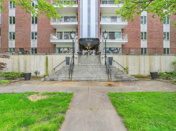 407 W University Ave APT 404, Champaign, IL 61820