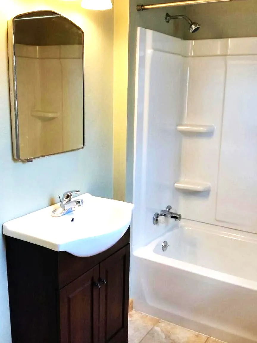 3 bed, 1.5 bath, 1250 sqft, $1,700 — Photo 4