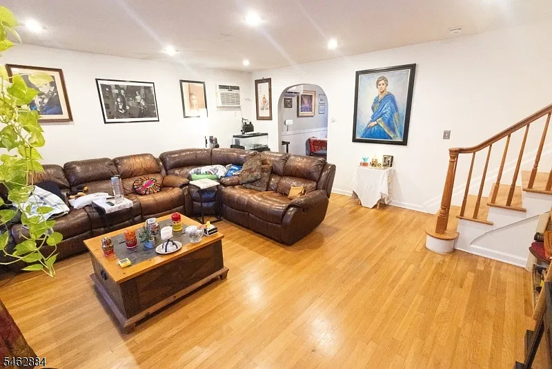 3 bed, 3.0 bath, $3,500 — Photo 3