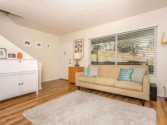 4th image of 2577 La Paloma Cir