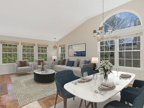 5th image of 412 Cardinal Ln