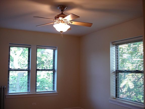 Blinds on all the windows - bright front room