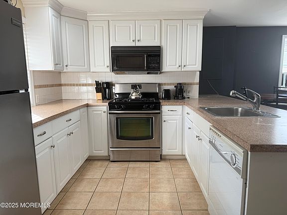 3rd image of 618 Brinley Ave