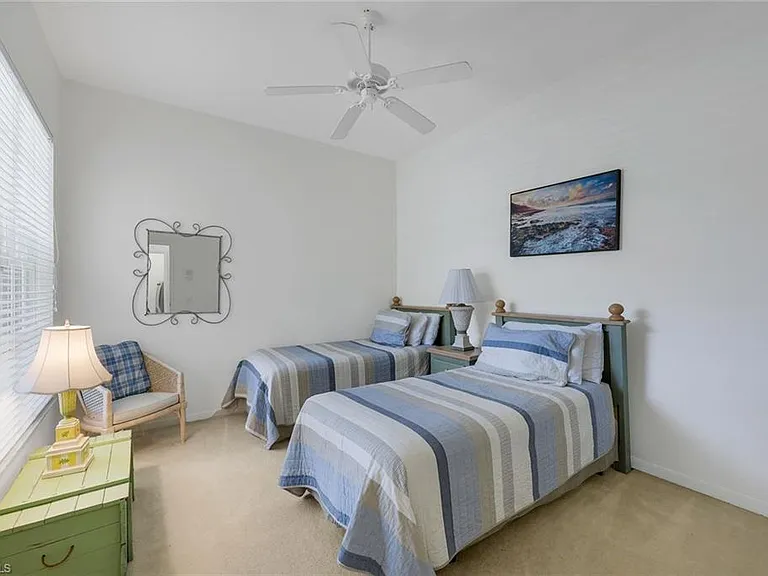 1818 Leamington Ln — Photo 15