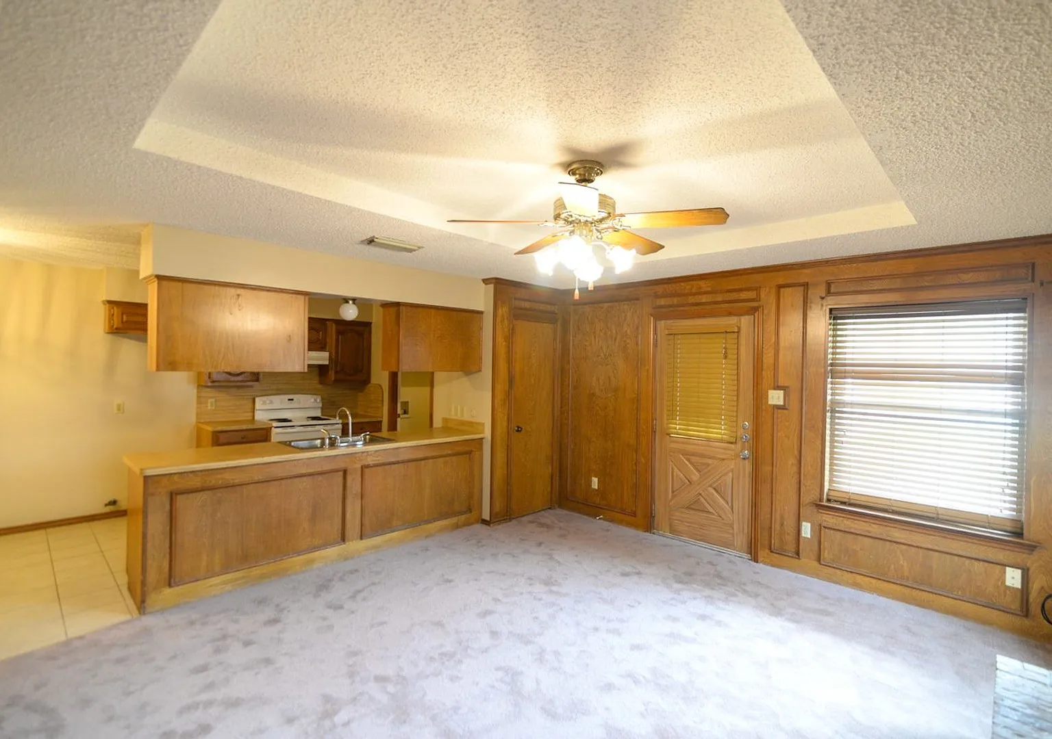 3 bedroom Duplex in Greenville! — Photo 3