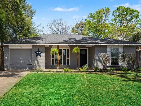 510 Brandywyne Dr, Friendswood, TX 77546
