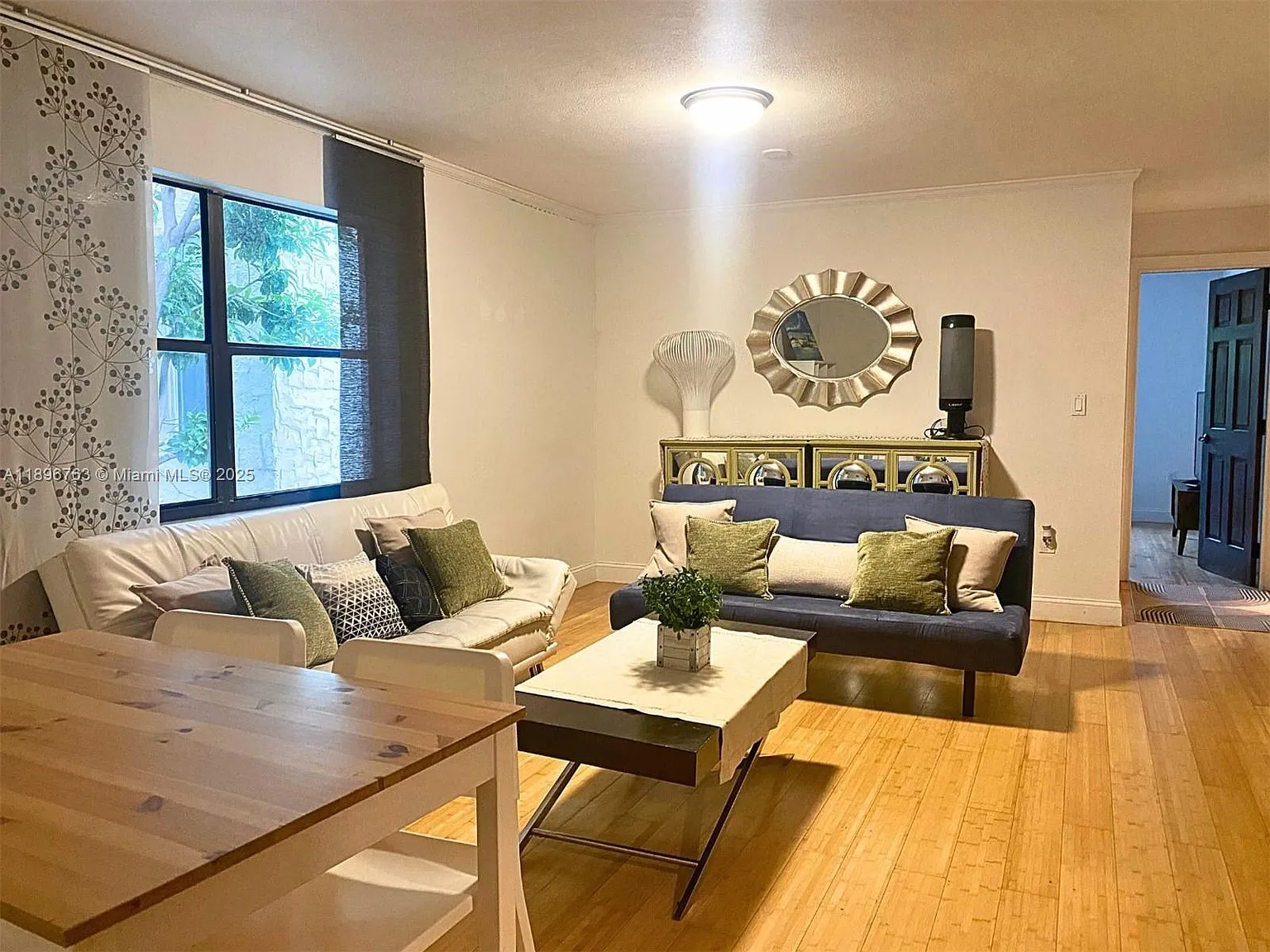 Hibiscus South Condo — Photo 3