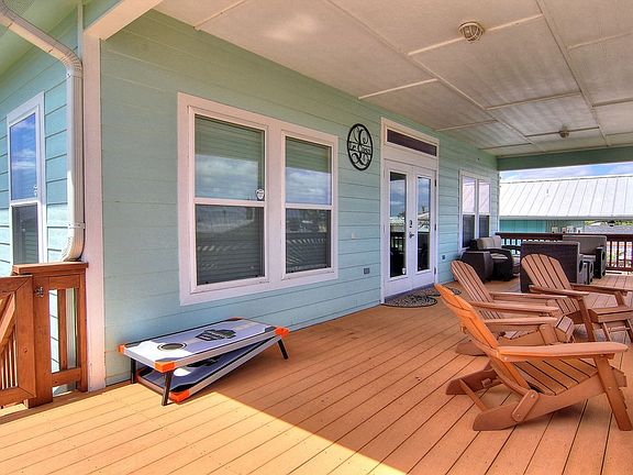 3rd image of 138 Palm Dr