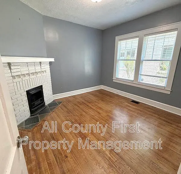 980 Woodland Ave SE — Photo 14