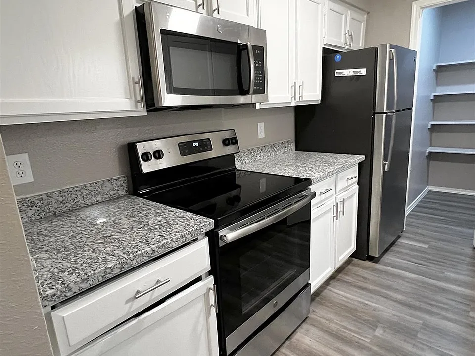 9700 Leawood Blvd #7/16