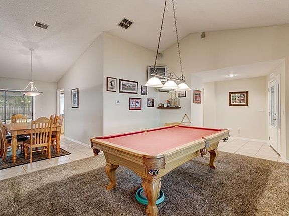 3rd image of 314 Mayfair Cir E