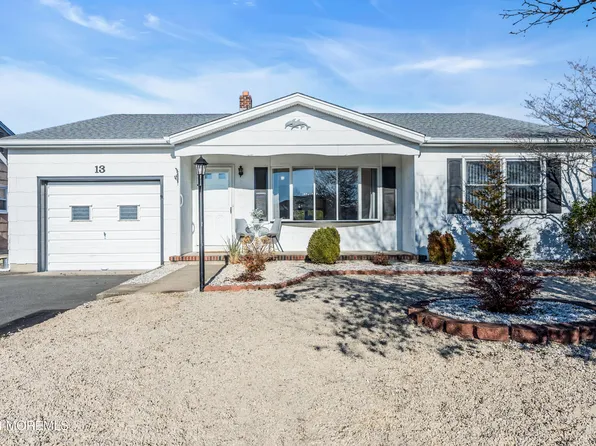 13 Garrett Road, Toms River, NJ 08757