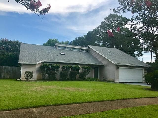 1st image of 48 Country Club Dr E