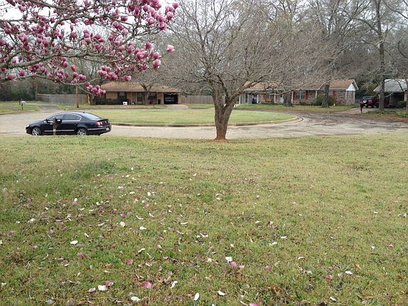 2nd image of 107 Lorraine Pl