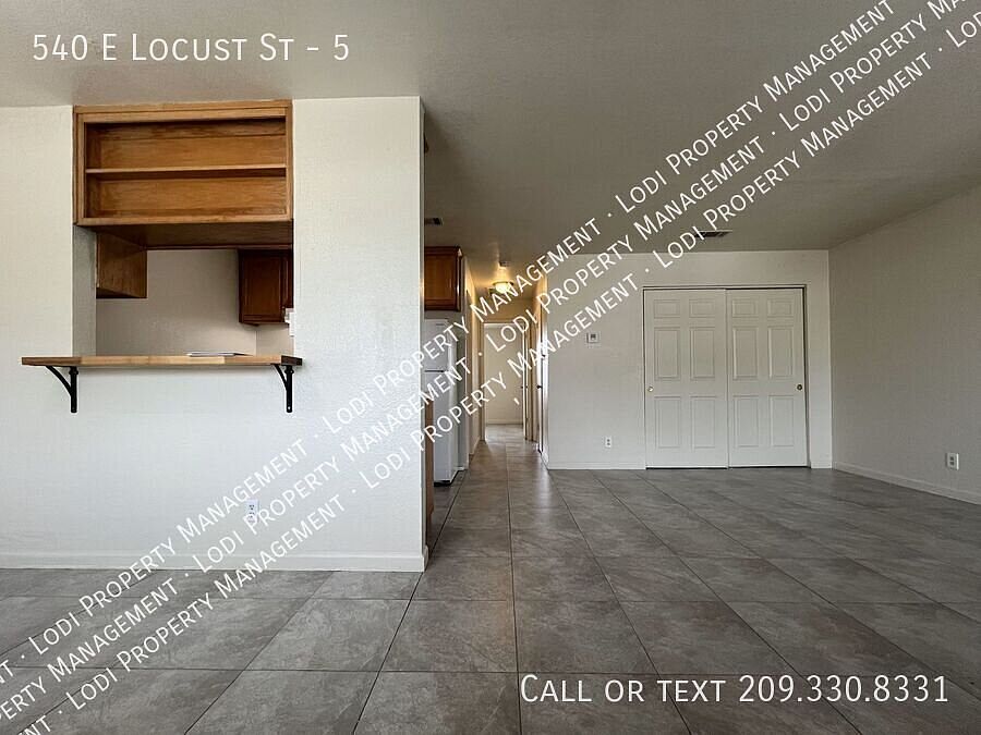 1st image of 540 E Locust St APT 5