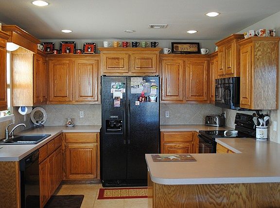 5th image of 207 E Lauren St