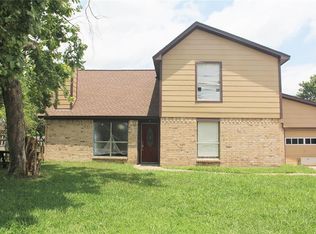 813 Molina Dr, Angleton, TX 77515