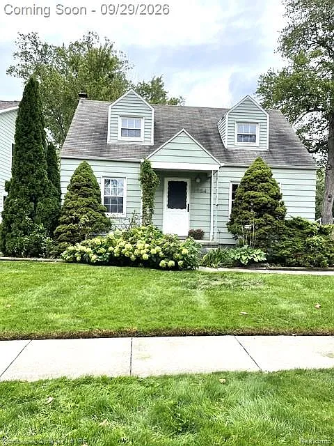 3 bed, 2.0 bath, 1870 sqft, $2,500 — Photo 1