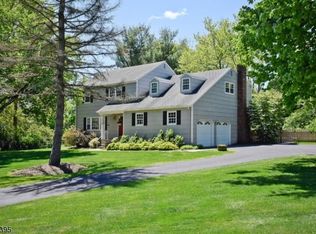 5 Dawn Dr, Basking Ridge, NJ 07920