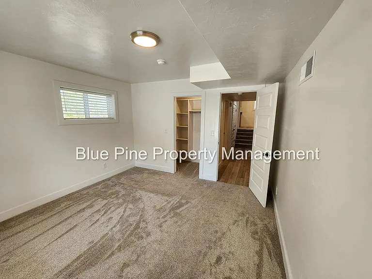 1565 S Higbee Ave — Photo 13