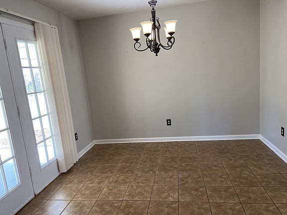 5th image of 814 Granite Dr
