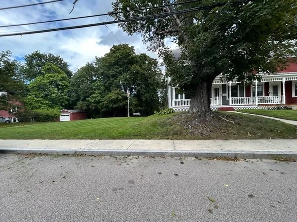 389 Sayles Ave #1, Pascoag, RI 02859