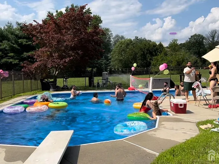 2 Groendyke Cir — Photo 20