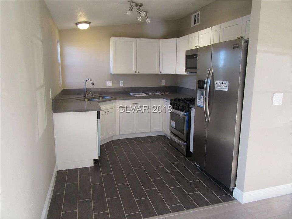 1st image of 1921 Silver Birch Ln