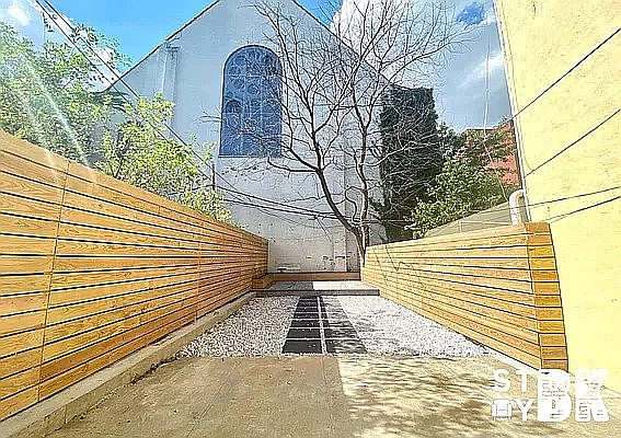 2nd image of 511 Van Buren St #1R