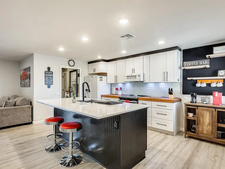 19051 N Star Ridge Dr — Photo 2