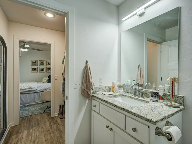 1520 N Market Ave — Photo 21