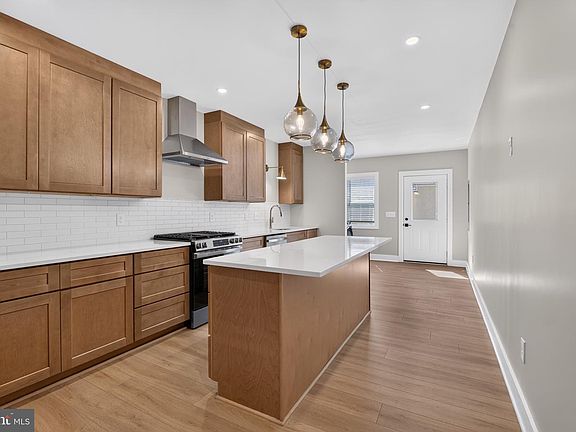 2nd image of 909 Eastern Ave