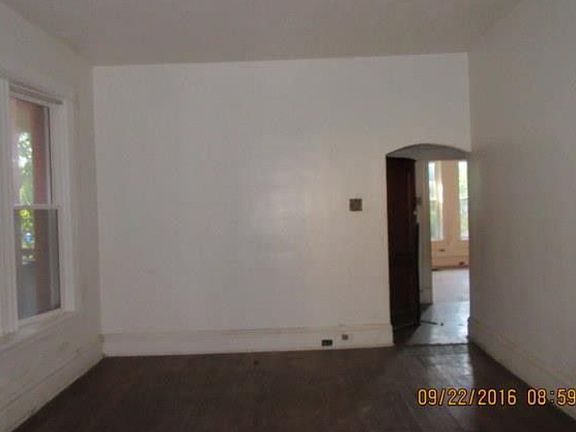 4th image of 4534 Adelaide Ave