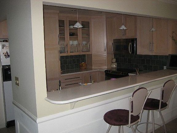 Quartz counters in kitchen