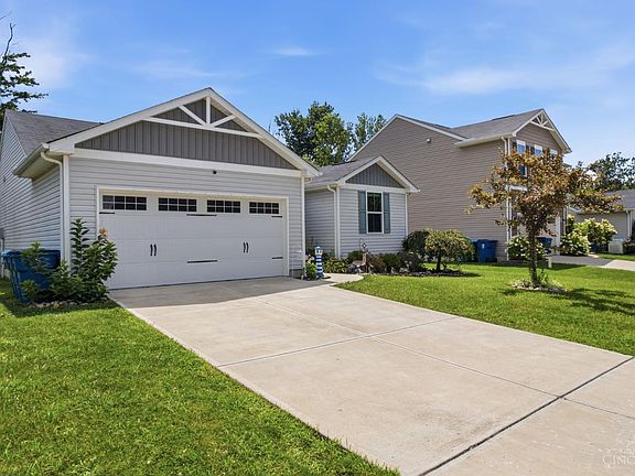 2nd image of 28 Charmalee Dr