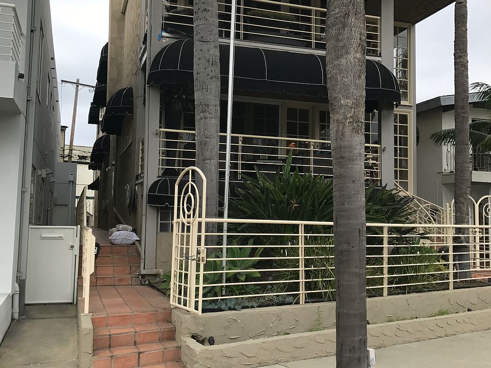 Private entrance front
