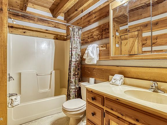 14th image of 2752 Blue Springs Way
