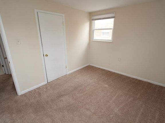 5th image of 505 Pittsfield Dr APT A