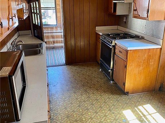 3rd image of 2622 Idlewood Ave APT B