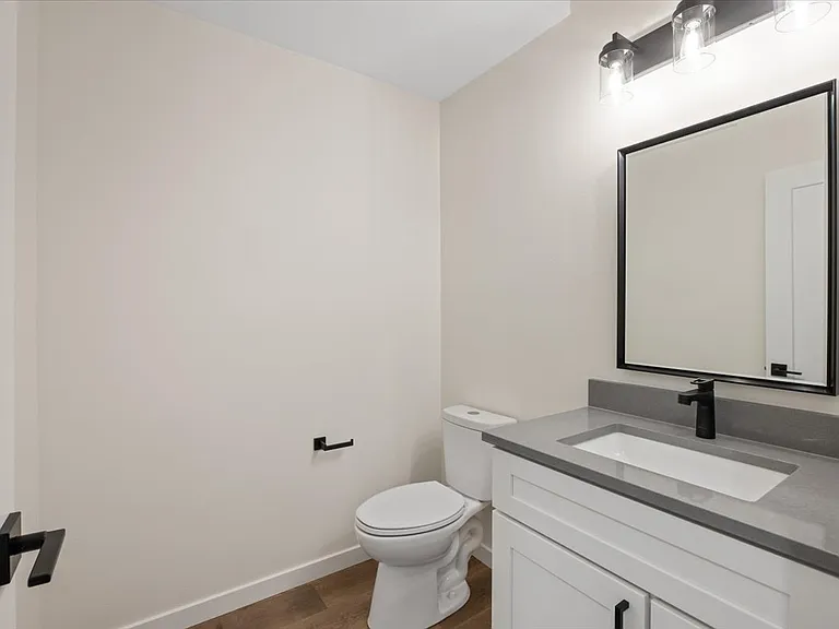 717 E Lacrosse Ave #1 — Photo 10