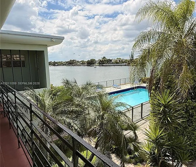 8600 Byron Ave #8 — Photo 24